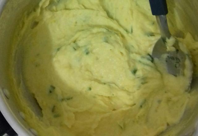 Pure de mandioquinha com creme de leite