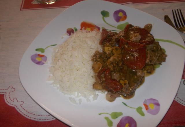 Lombo ao molho de champignon e tomate seco