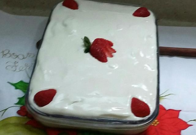 Pavê de bombom e morango
