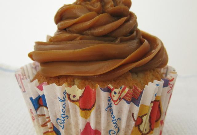 Cupcake de Baunilha com cobertura de Doce de Leite