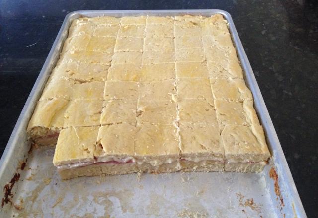 Torta misto quente com creme de leite