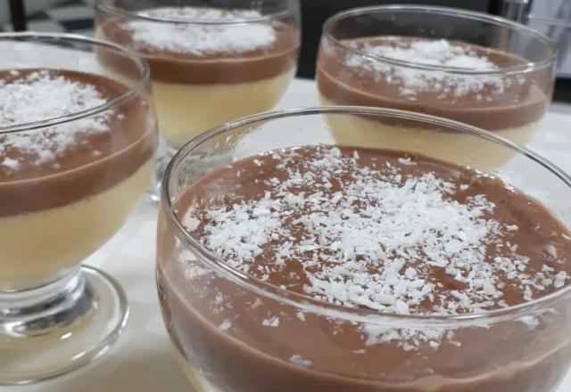 Mousse de maracujá com cobertura de chocolate