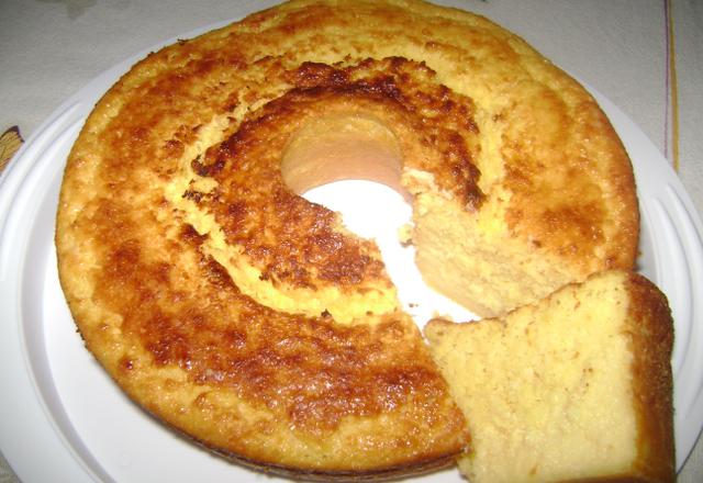Bolo de milho com leite condensado amor perfeito