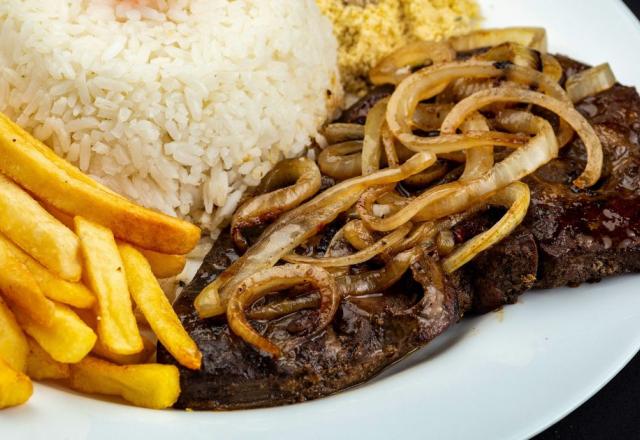Fígado frito, acebolado