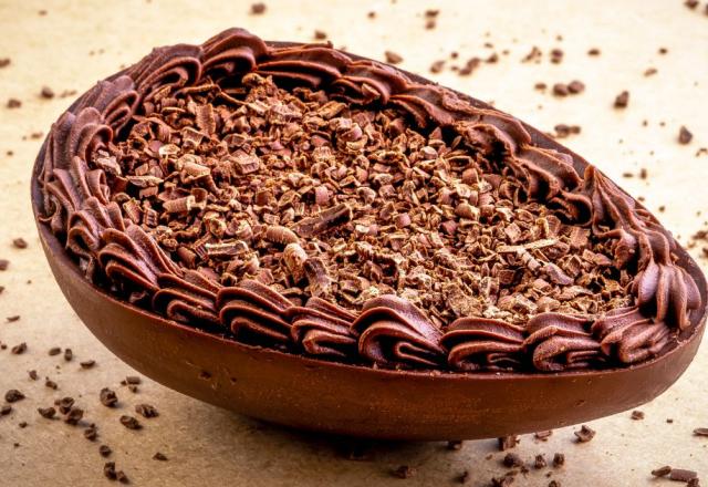 Ovo de Páscoa Crocante com Recheio de Brigadeiro Cremoso