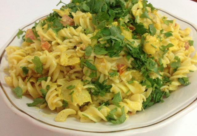 Macarrão com bacalhau mediterrâneo