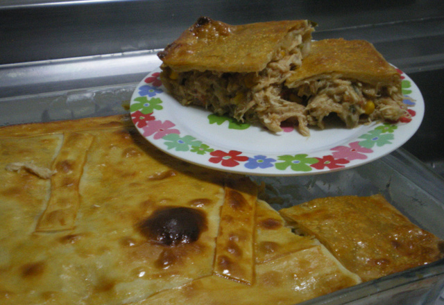 Torta de frango com massa de pastel