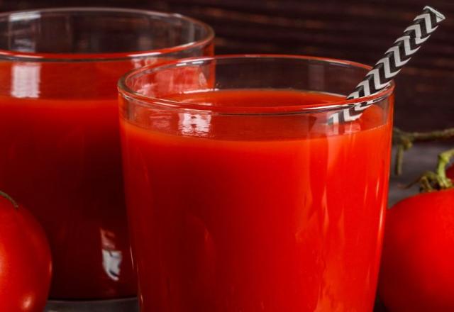 Suco de tomate natural