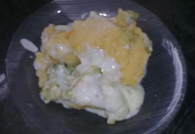 Polenta verde e amarela ao molho branco