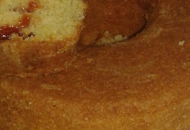 Bolo simples com goiabada