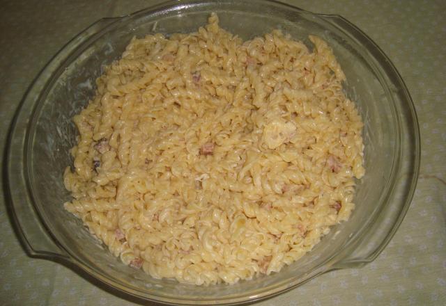 Macarrão carbonara delicioso