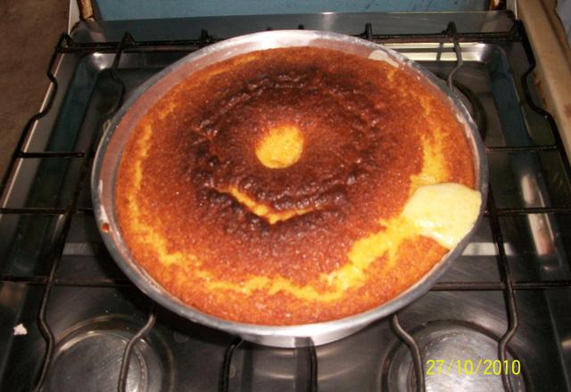 Broa de fubá com queijo