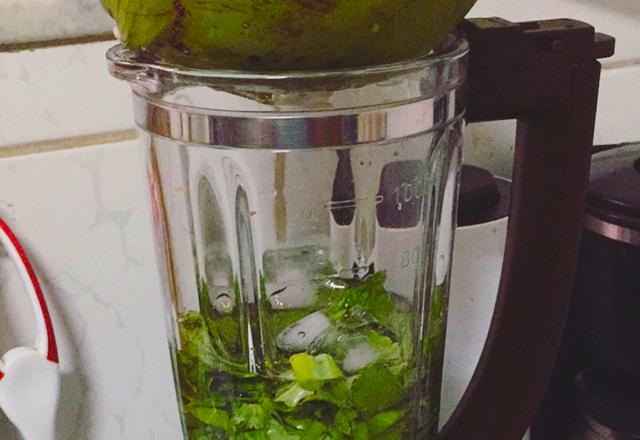 Suco detox verde