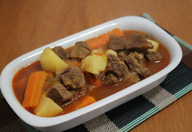Picadinho de carne com legumes fácil