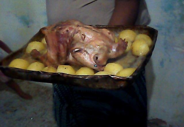 Frango assado com batatas