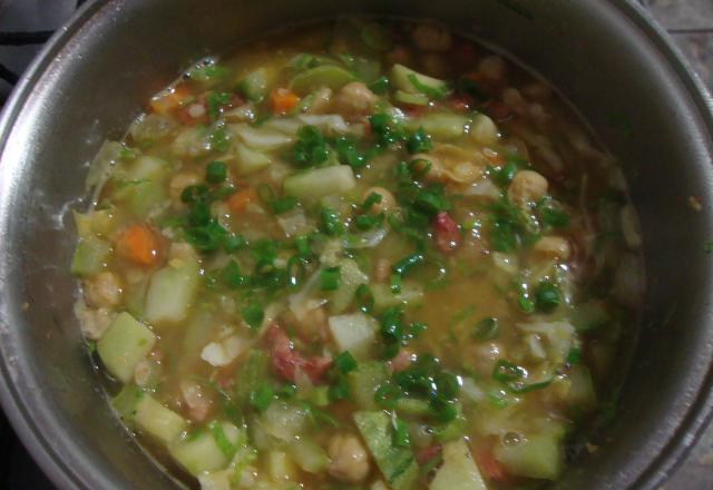 Sopa prática de grão de bico