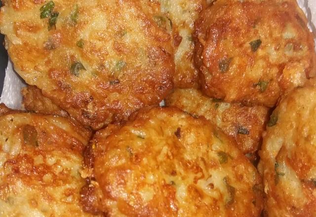 Bolinho de arroz com queijo