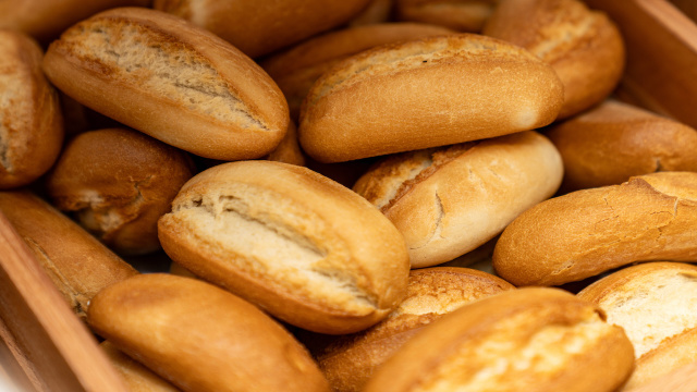 Aprenda a maneira correta de manter o pão fresco: ele não vai ressecar nem esfarelar