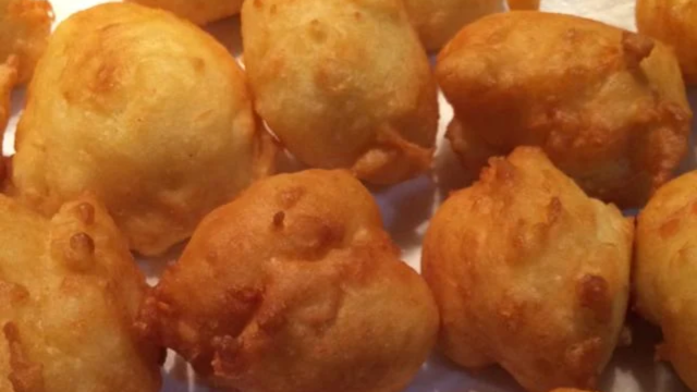 Bolinho de chuva de queijo. (créditos: TudoGostoso/Sandra Pavão)