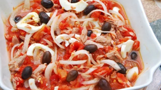 A salada perfeita para o jantar é consumida em Múrcia durante todo o ano; é feita com uma lata de tomates e é rica em proteínas