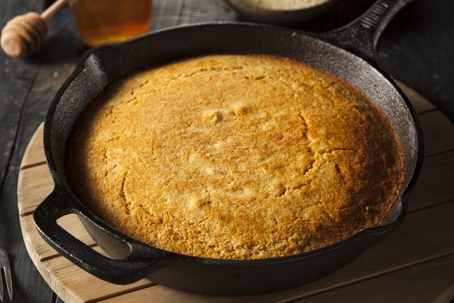 Bolo de fubá NA FRIGIDEIRA: receita gostosa para economizar gás de cozinha