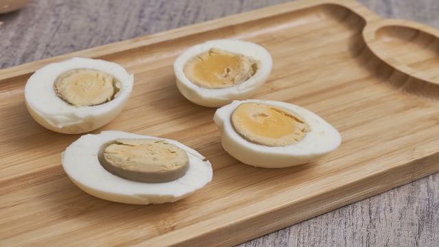 Aprenda preparo correto de ovos cozidos para saladas e lanches. (Foto: Shutterstock)