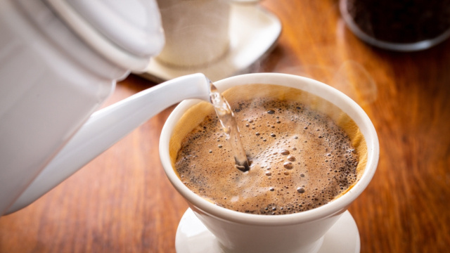 Eu não uso mais a água da torneira para fazer o café e eu vou te explicar os motivos!