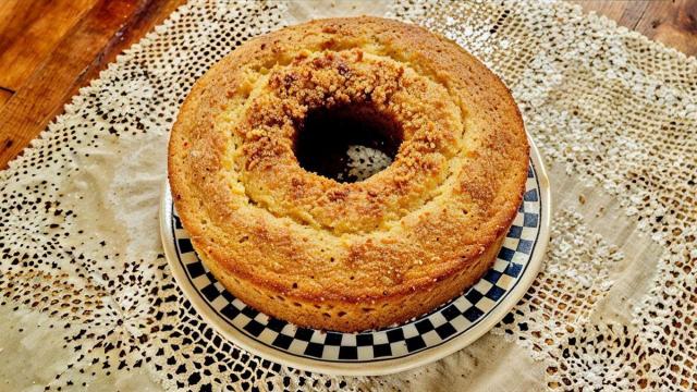 O bolo de fubá é econômico e muito fácil de fazer para esse dia especial (Créditos: TudoGostoso/Tania Queiroz)