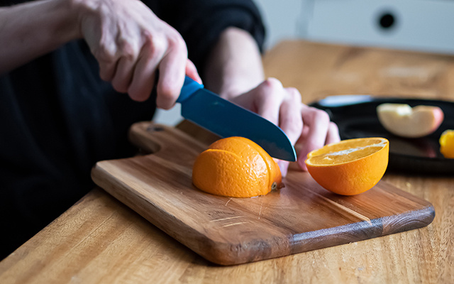 Nem de madeira, nem de plástico: essa é a melhor tábua para você ter cozinha se usá-la do jeito certo