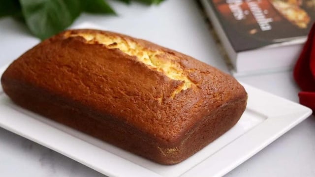 Bolo de laranja com louro é a receita que você precisa testar: fica muito macio e melhor ainda se servido com geleia