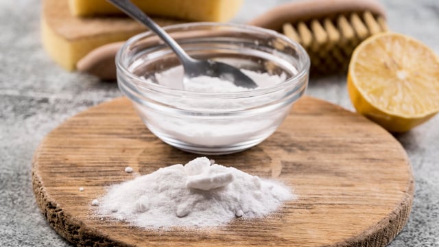 Nem vinagre, nem bicarbonato de sódio: esse é o ingrediente ideal para remover o calcário, manchas e dar brilho