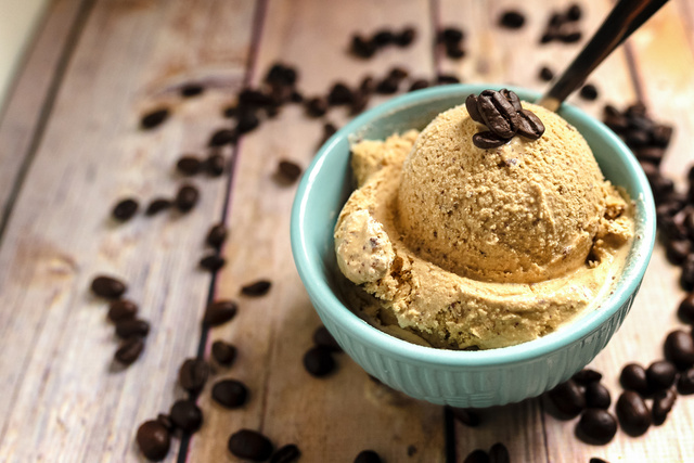 O toque de café deixa o sorvete uma verdadeira explosão de sabor. (créditos: Shutterstock)