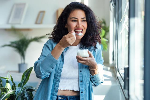 Novo estudo revela benefício escondido de comer iogurte pelo menos duas vezes na semana