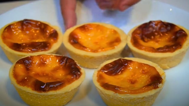 Empadinha de leite condensado com 3 ingredientes: ninguém achou que iria funcionar, mas ficou uma delícia