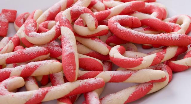 Como fazer biscoitos de bengala de Natal: uma receita clássica para adoçar as festas de fim de ano