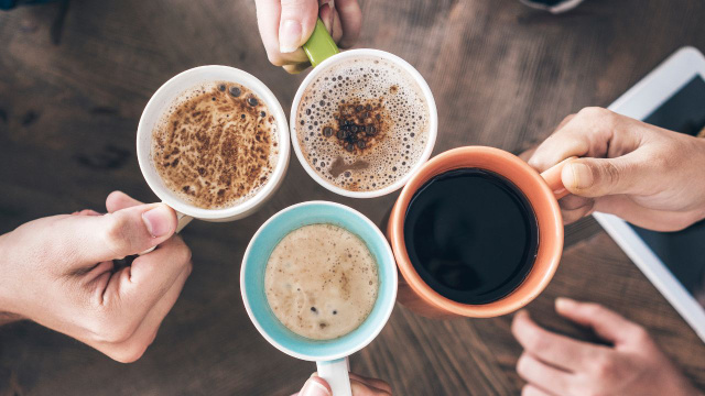 As 8 bebidas com café mais saudáveis, segundo nutricionistas: queridinho dos brasileiros não está em 1º