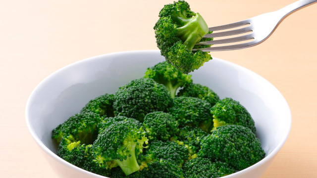 Nem cozido, nem assado: como cozinhar brócolis corretamente para aproveitar todos os nutrientes e potencializar a alimentação