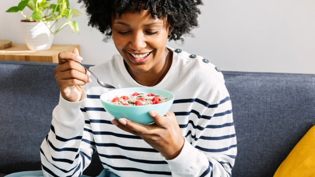Este café da manhã rico em proteínas e fibras me mantém saciado por horas  e é muito fácil de preparar