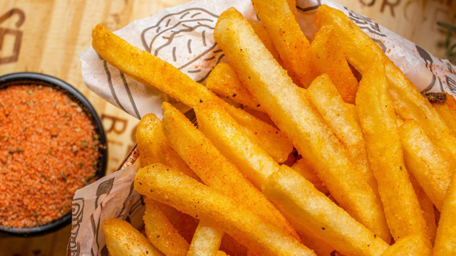 É assim que eu deixo as batatas fritas crocantes por mais tempo: um truque fácil que vai mudar sua vida!