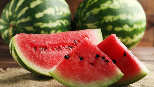 Rica em licopeno e vitaminas A e C, a melancia reúne nutrientes que podem contribuir para a saúde da próstata. (créditos: Shutterstock)