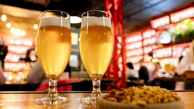 Você não sabe, mas essa é a real diferença entre cerveja e chopp que faz algumas pessoas gostarem de só uma das bebidas