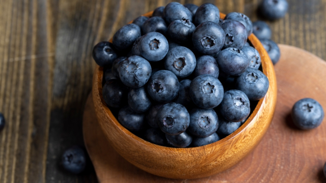 Após viagem ao Chile, casal de Brasília transforma o Cerrado em polo de mirtilo e leva fruta para a maior feira do mundo