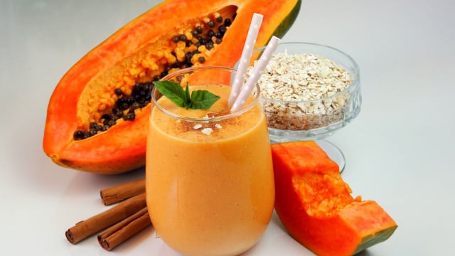 Os incríveis benefícios da vitamina de mamão com aveia: a bebida gostosa e cheia de fibras que fortalece sua saúde