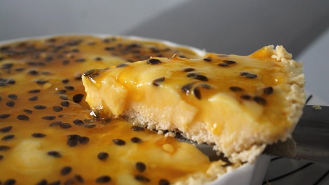 Não tem erro na hora de servir a sobremesa com essa torta de maracujá (Créditos: TudoGostoso)