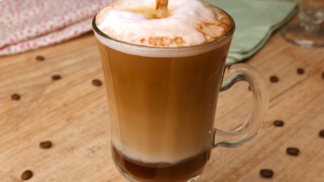 Adeus cappuccino sem graça: agora só faço esse mocaccino cremoso, fica melhor que de cafeteria