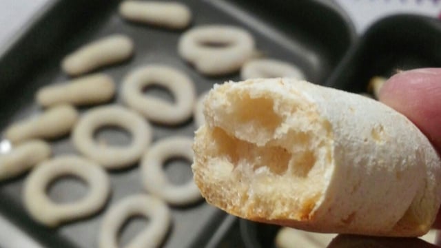 Sempre tenho polvilho azedo em casa para fazer biscoito para o meu filho: o sucesso na hora do lanche é garantido