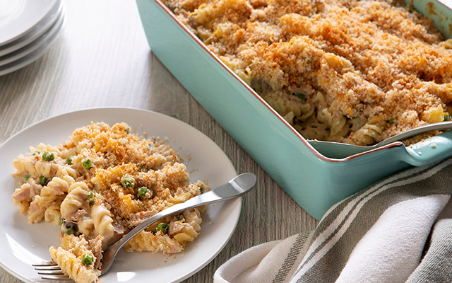 Macarrão cremoso de atum de uma panela só é uma ótima opção para um almoço ou jantar durante a semana