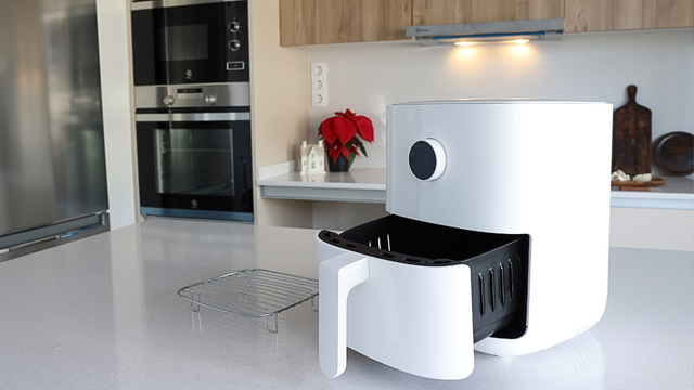 Air fryer também pode ser usada para preparar ovos cozidos sem água. (Foto: Shutterstock)