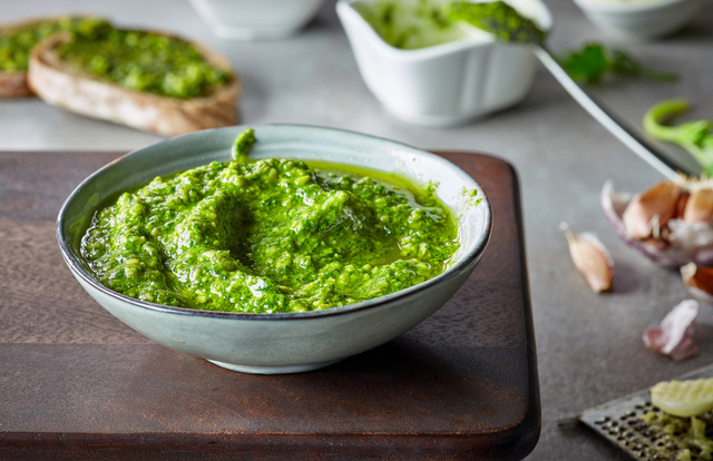 Como fazer para o molho pesto não escurecer: aprenda essa dica INFALÍVEL e pare já de jogar comida fora!