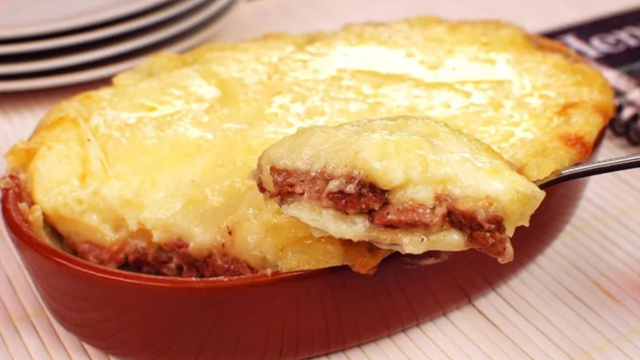 O escondidinho de carne seca com muito recheio que está fazendo o maior sucesso no TudoGostoso